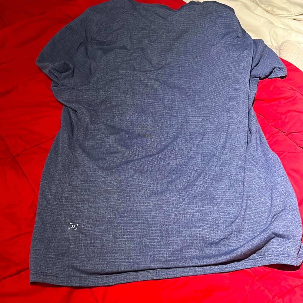 Lululemon blue tee